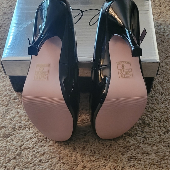 NEW 4" Patent Ellie Mary Jane heels size 9 - Picture 2 of 4